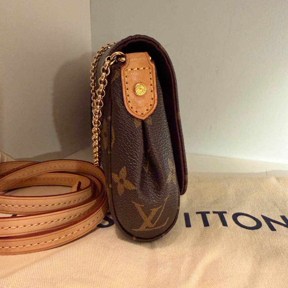Authentic Louis Vuitton Monogram Favorite PM - Picture 6 of 16